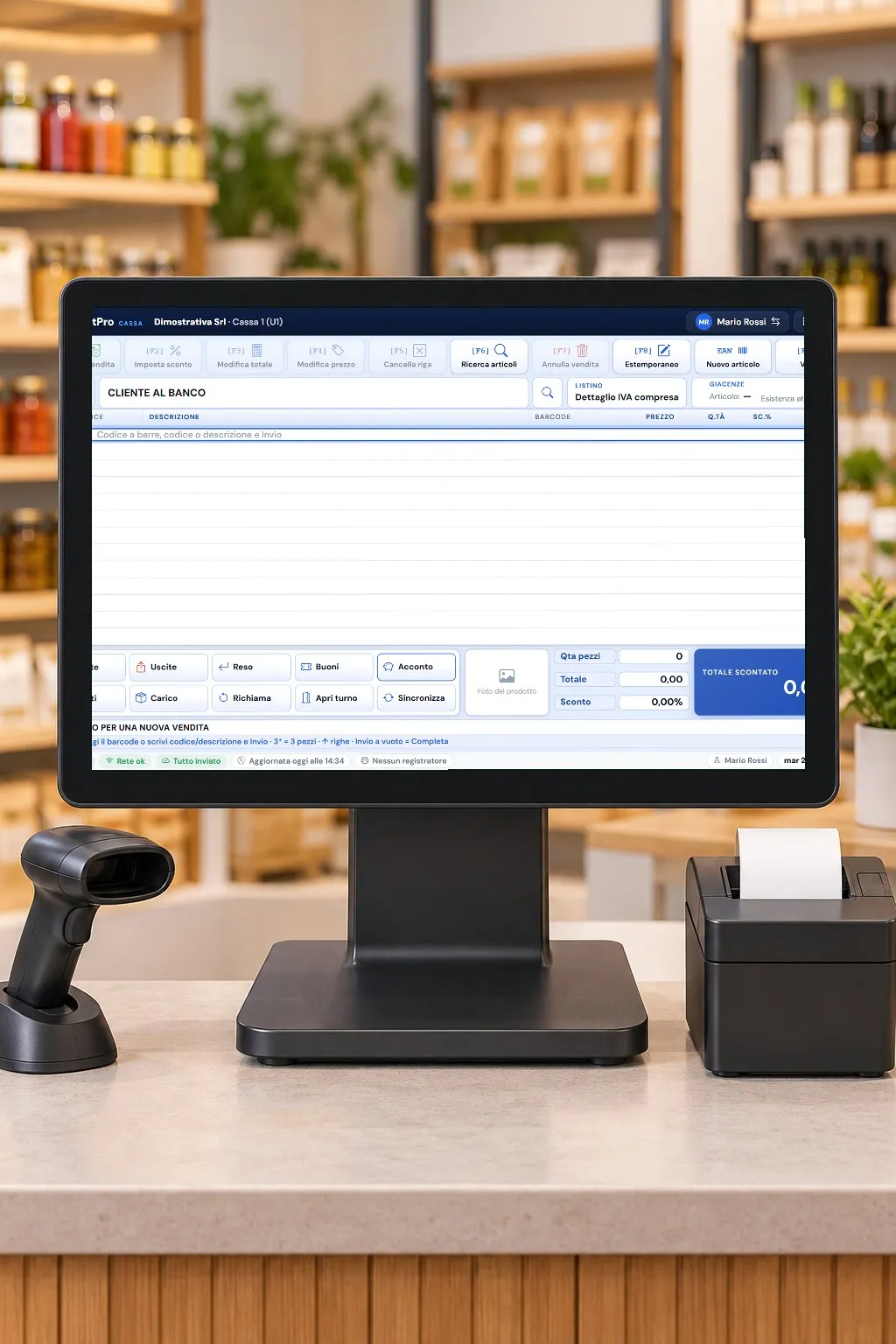 GestPro Cassa su un terminale al banco di un negozio, con lettore di codici a barre